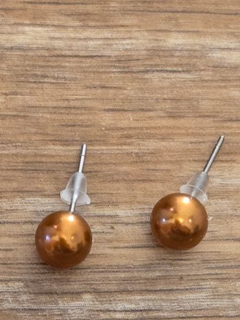 Boucles d'oreilles perles nacrées marrons