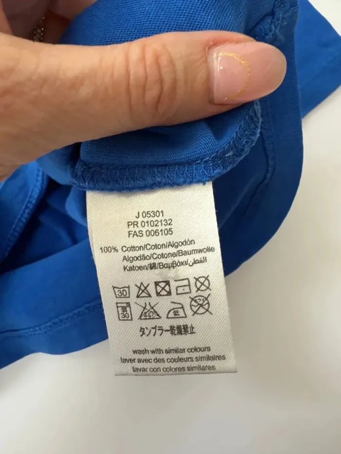 T-shirt Boss by Hugo Boss bébé garçon taille 6 mois, 67 cm bleu parfait état - photo numéro 4