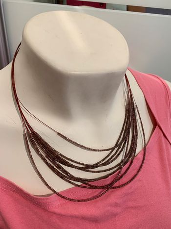 Collier YR