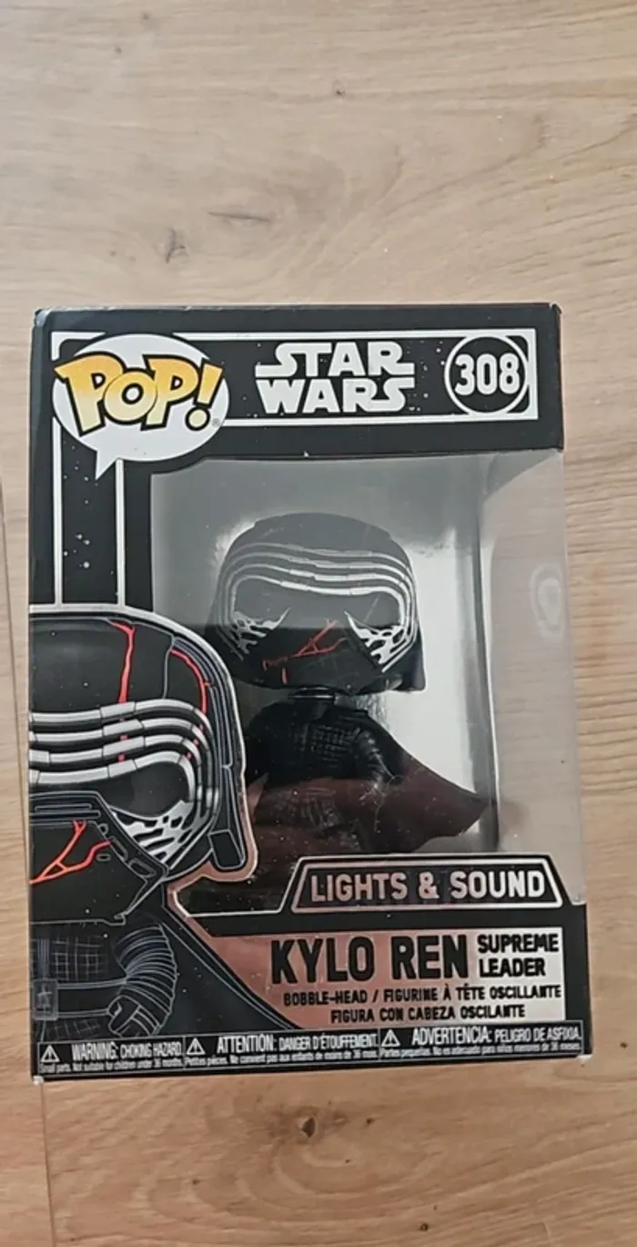 Funko pop 308 kylo ren Light and sound