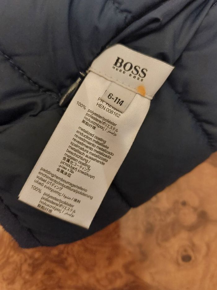 Doudoune reversible neuve Hugo Boss taille 6 ans fille - photo numéro 5