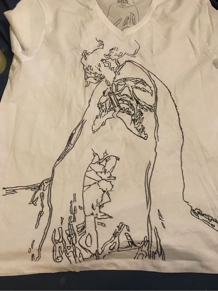 T-shirt blanc dessiner à la main - photo numéro 2