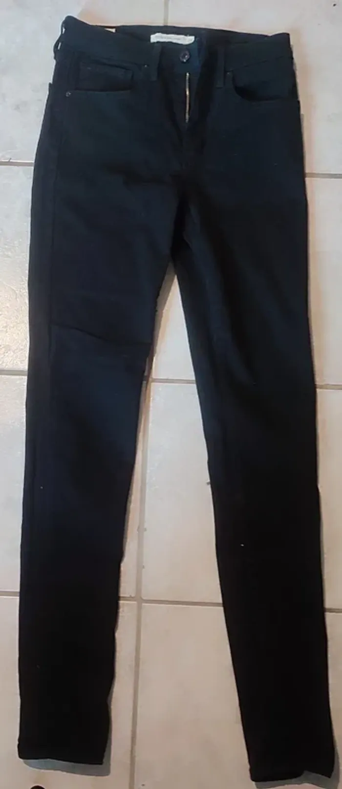 Jean Levi's 721 Skinny Taille 36 État Impeccable - photo numéro 2