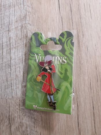 Pins capitaine crochet péter pan OE