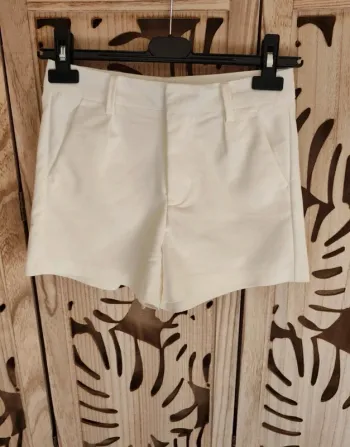 Short couleur écru T 34 Jennyfer