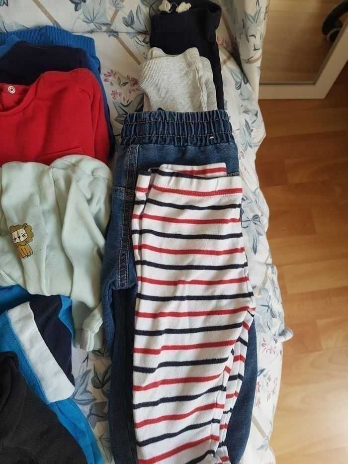 Lot de vêtements + de 30 articles ) pour bébé garçon 9-12mois - photo numéro 3