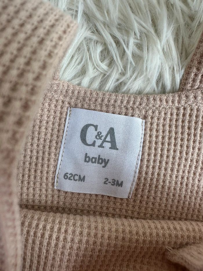 Robe nid d’abeille C&A taille 2-3 mois - photo numéro 5