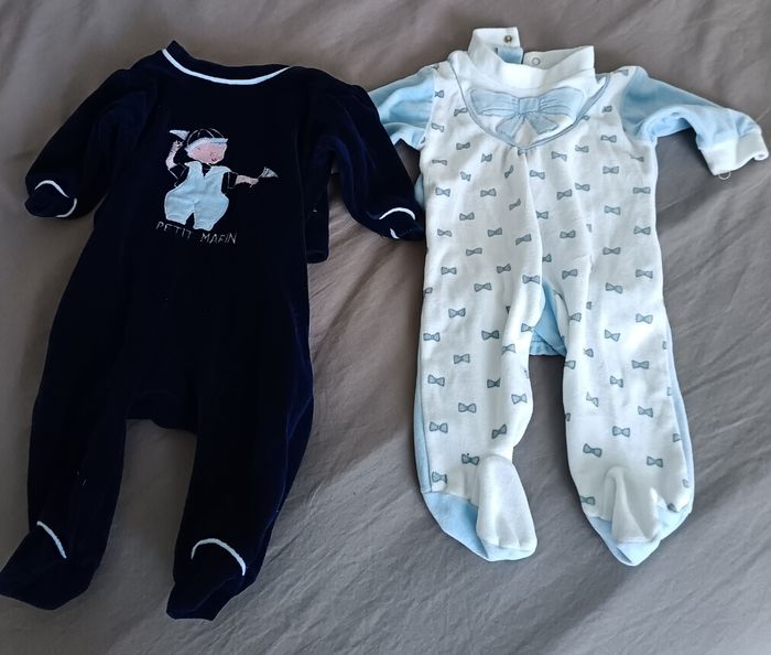 Lot de 2 pyjamas 3 mois en très bon état
