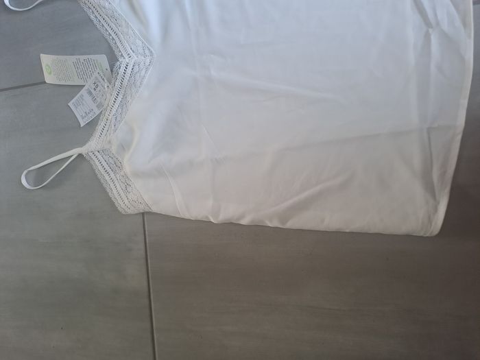 Débardeur blanc neuf Kiabi Taille XS (34) - photo numéro 2