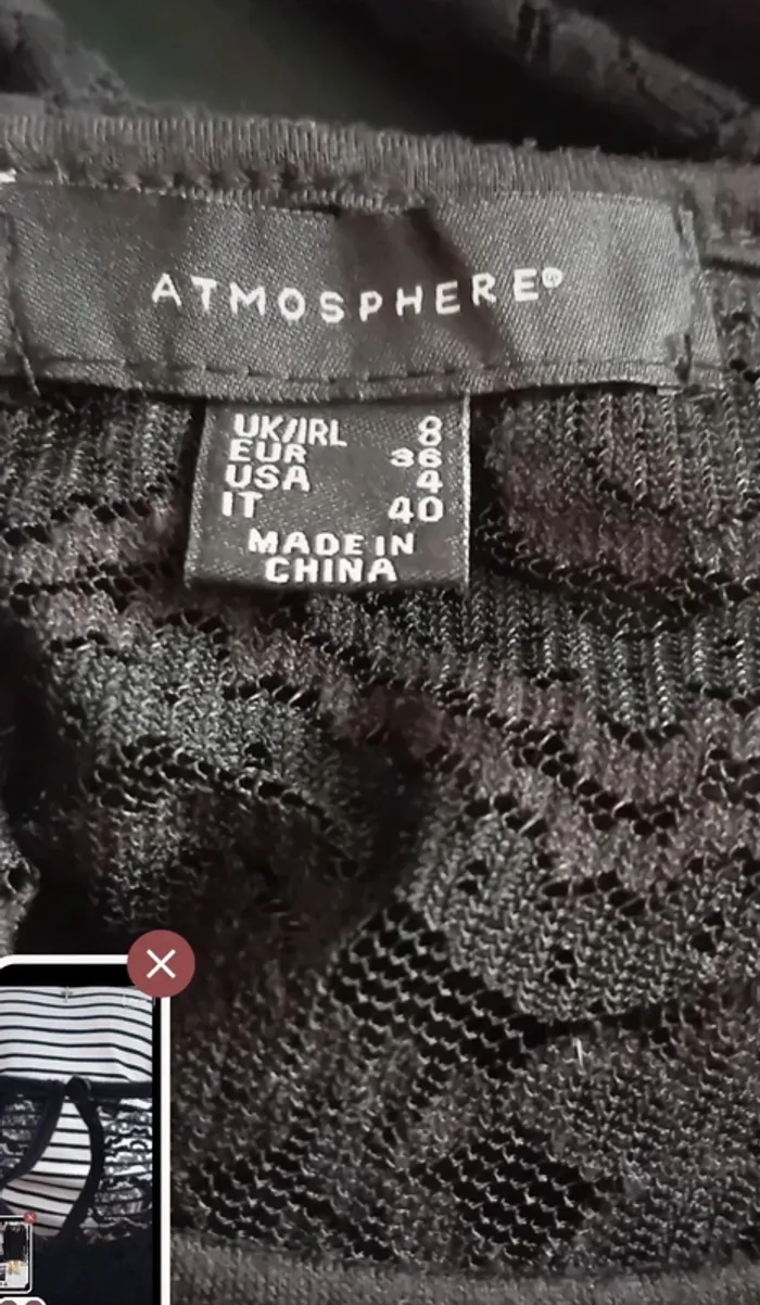 Superbe petit pull noir en dentelle doublé atmosphère taille 36 - photo numéro 3