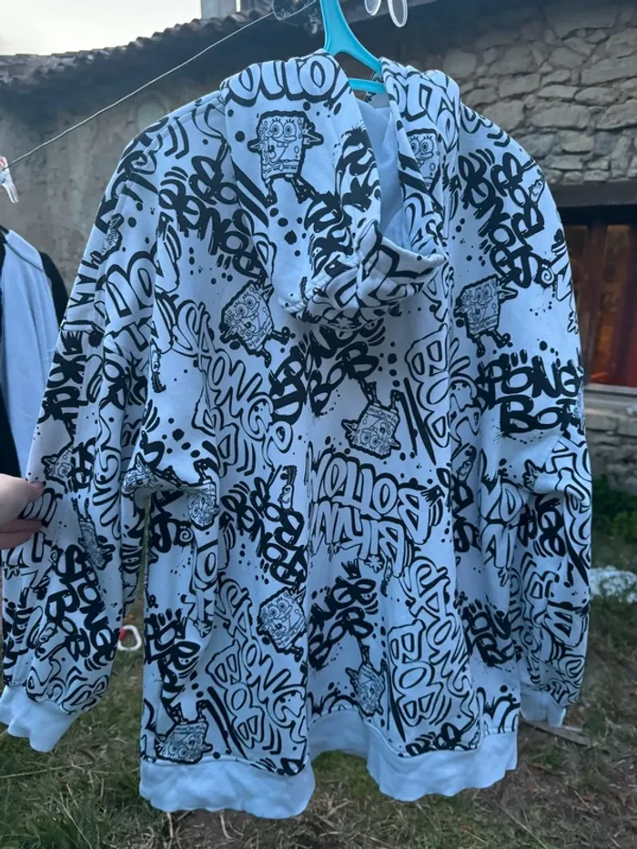 Pull / sweat à capuche bob l’éponge - photo numéro 4