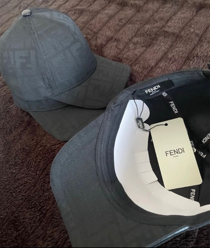 Casquette Fendi noir neuf - photo numéro 5