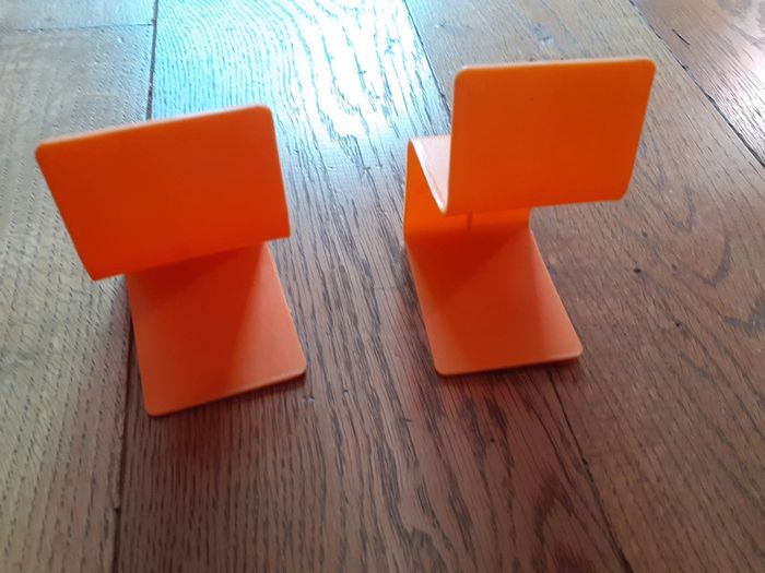 🎀 Lot de 2 chaises orange Barbie vintage - photo numéro 2