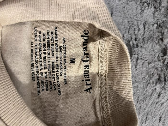 Sweat Ariana Grande taille M - photo numéro 4