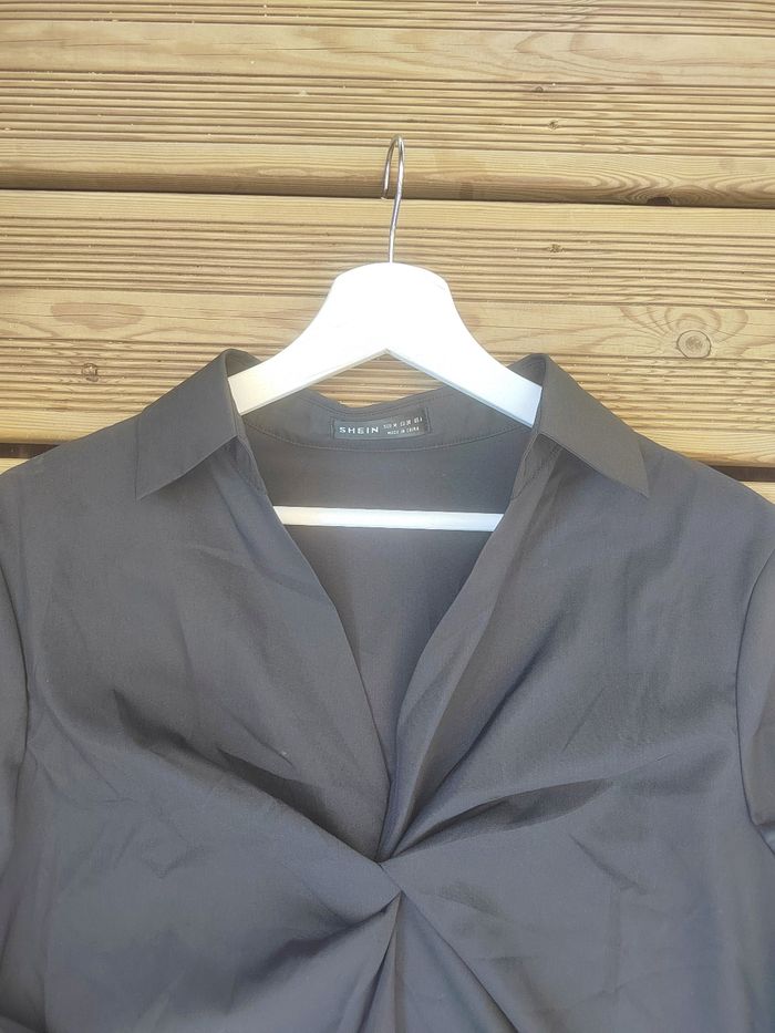 Lot de 2 Blouses Élégantes Shein – Noire & Blanche – Taille M/38 – Très Bon État - photo numéro 6