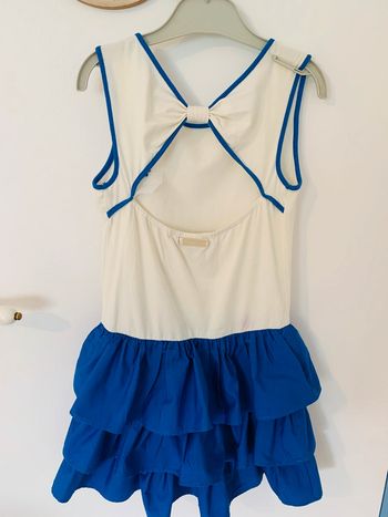 Magnifique robe avec dos nu ivoire et bleue