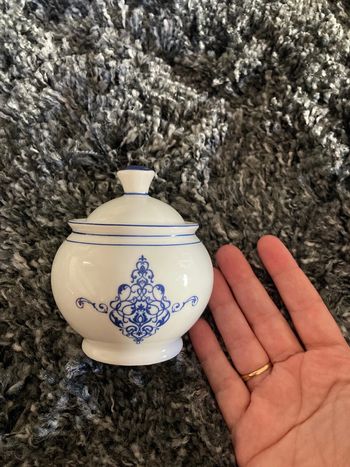 Sucrier en porcelaine