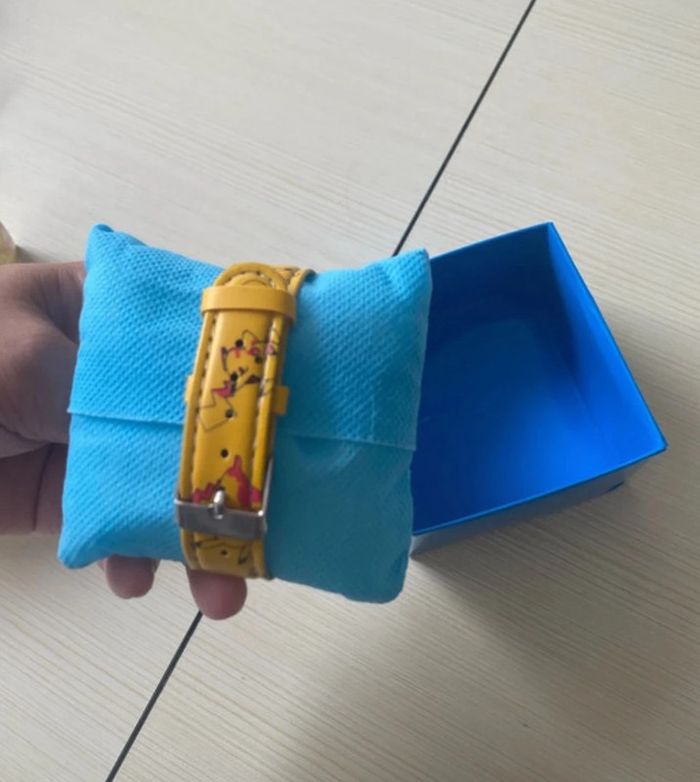 Montre Pokémon neuf dans sa boîte - photo numéro 3