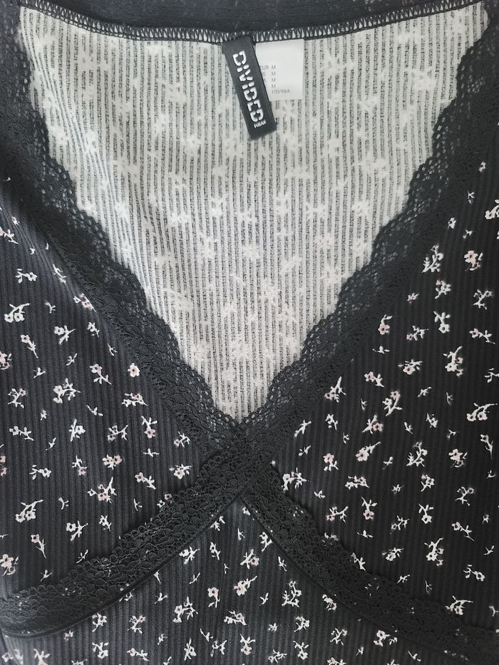 Robe moulante motif fleurs - photo numéro 4