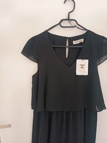 Robe noire habillée chic soirée effet superposition à volant Taille 38 Naf Naf Neuf avec étiquette
