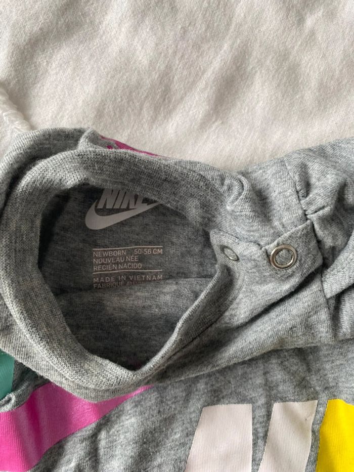 Très jolie barboteuse bébé fille Nike - photo numéro 2