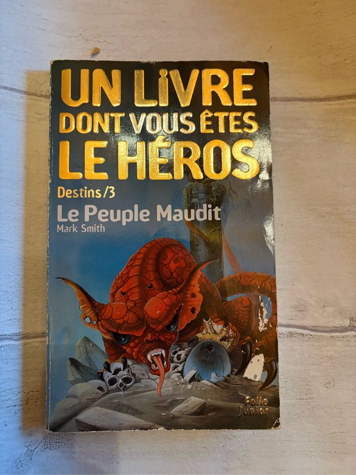 Un livre dont vous êtes le héros le peuple maudit  mark smith