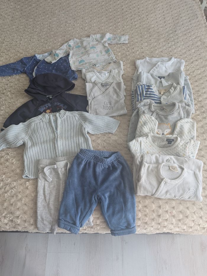 Lot vêtements garçon 1 mois