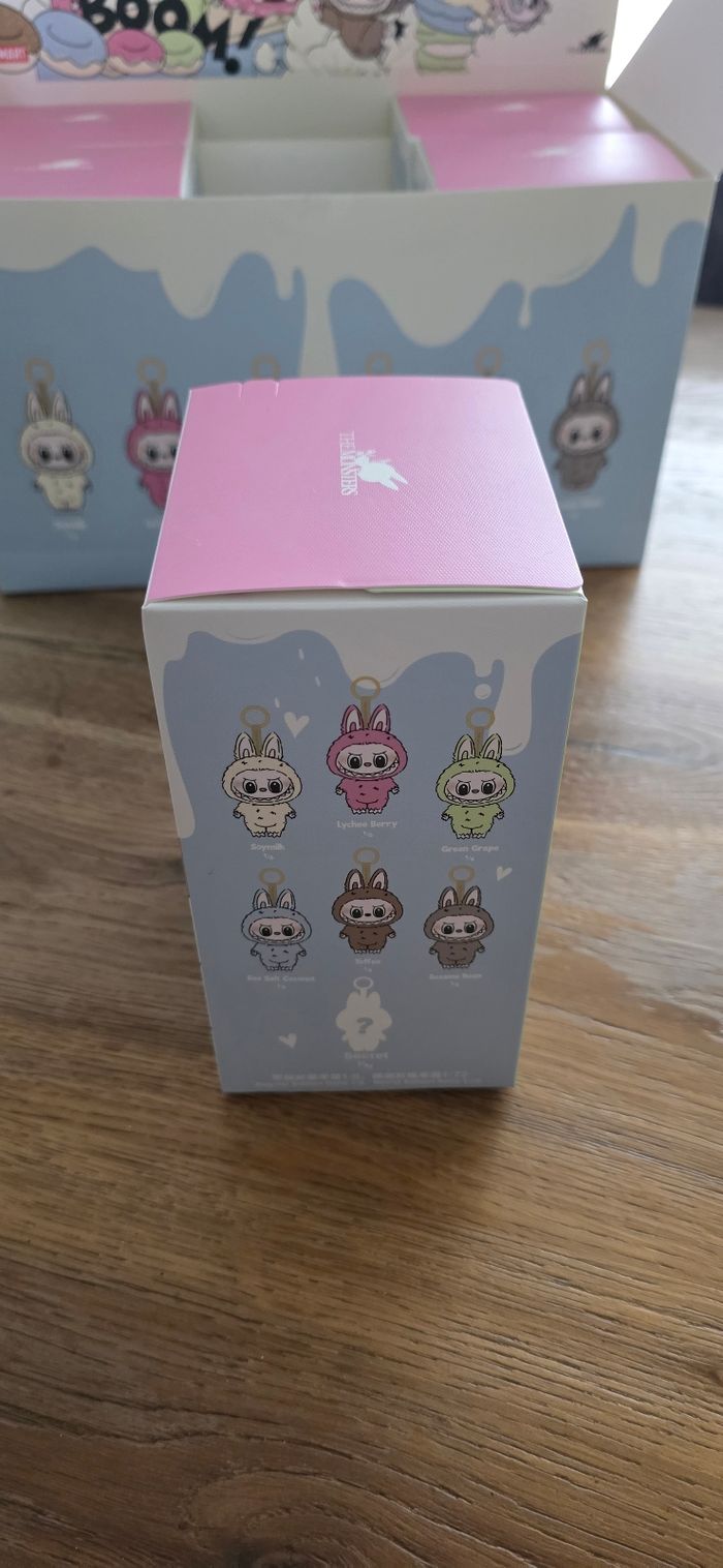 LABUBU édition Exciting Macaron Blind box scellée - photo numéro 3