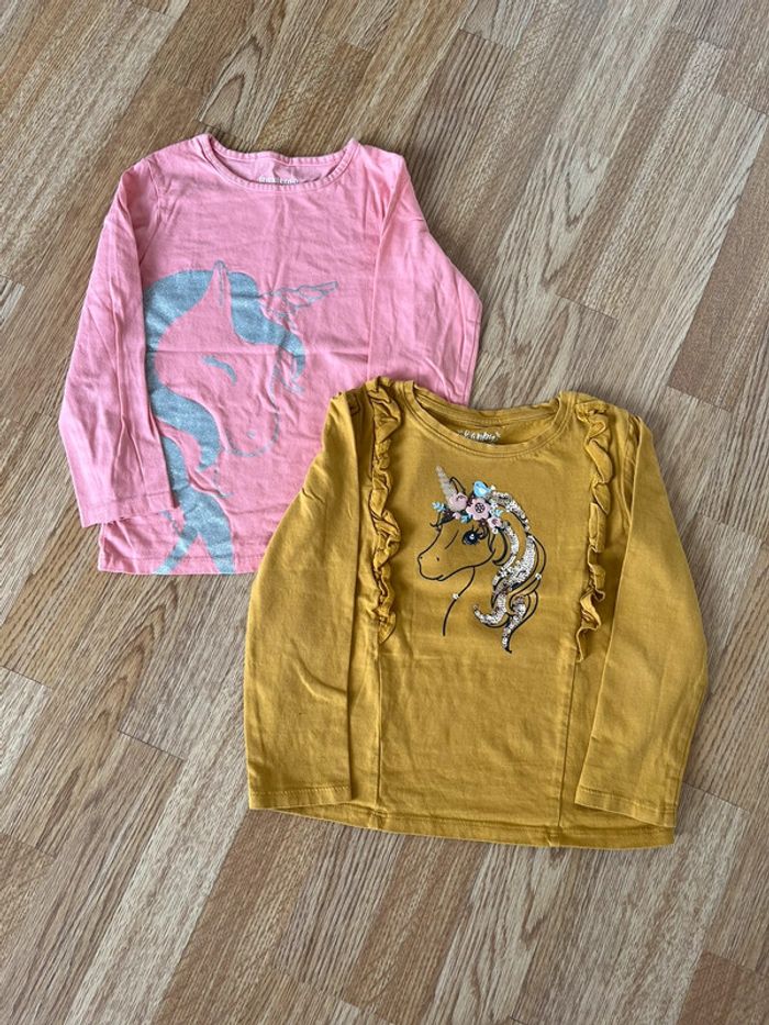 Lot t-shirts manches longues taille 116 / 6 ans.