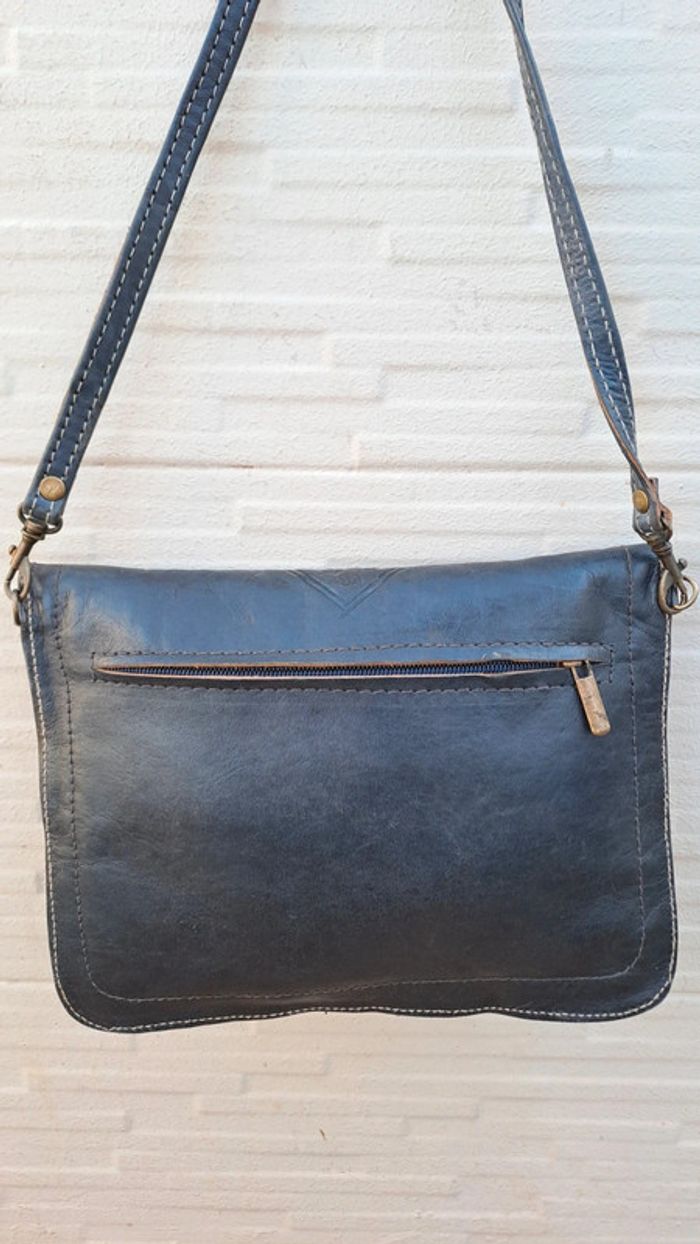Petit sac à bandoulière en cuir bleu marine neuf - photo numéro 2
