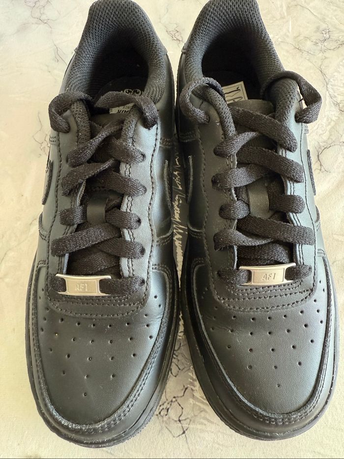 👟 Nike Air Force 1 noires – Pointure 36,5 - photo numéro 5