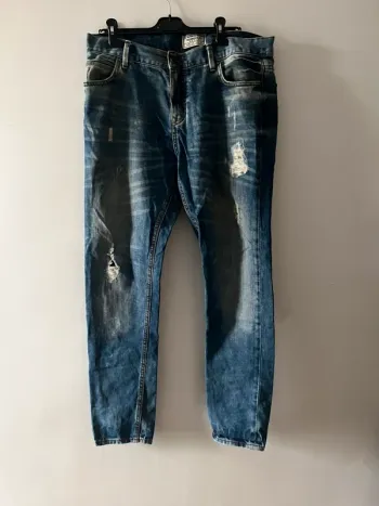 Lot de 2 jeans homme W34 L34 – Pull&Bear et Sfera effet usé
