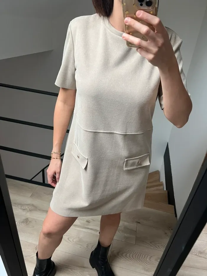 Robe courte Zara taille L neuve