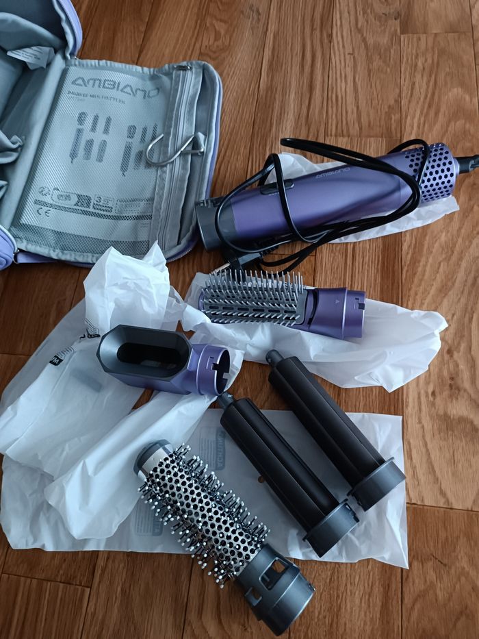 Sèche cheveux,  brosse air styler 5 en 1