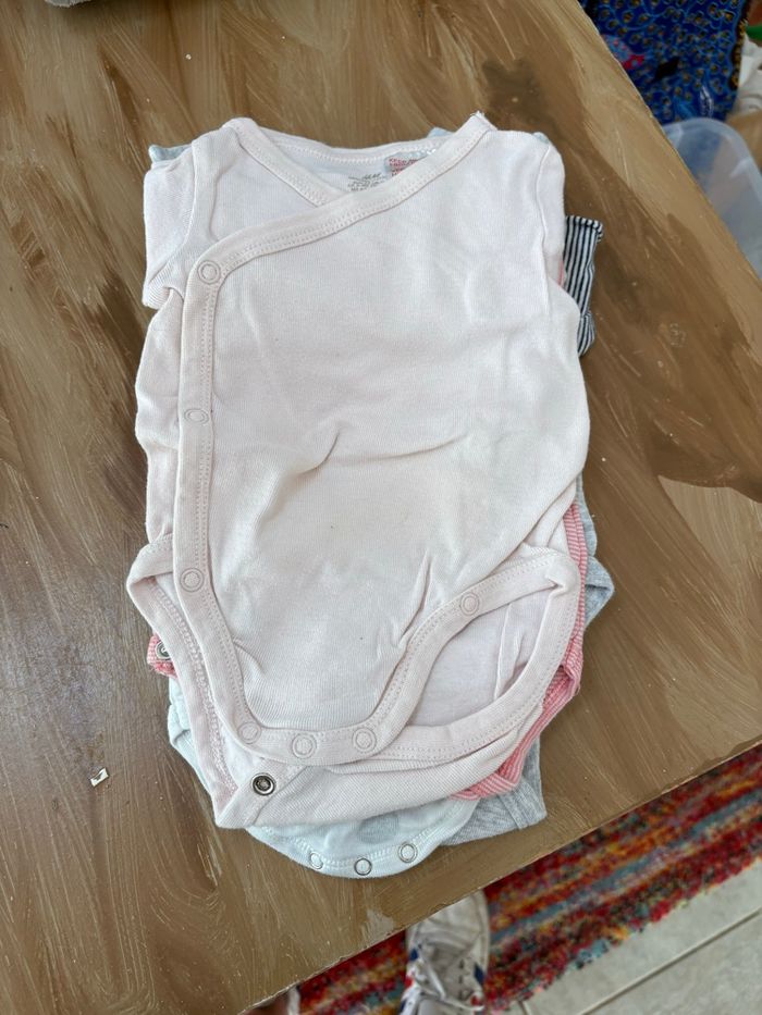 Lot 7 bodies manches longues 3 mois - photo numéro 5