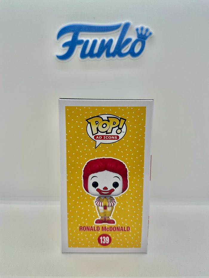 Funko Pop Ronald McDonald 139 Glow Chase Thailand Exclusive - photo numéro 5