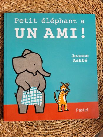 Petit éléphant à UN AMI