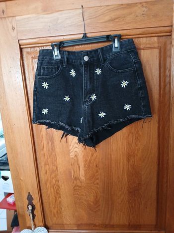 Short avec marguerite