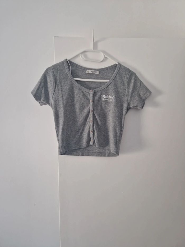 Crop top Tee-shirt femme gris à boutons Taille L TBE pull&bear