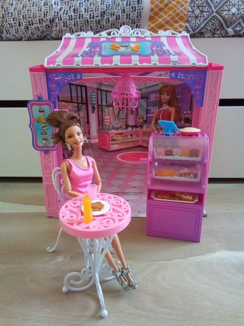La pâtisserie de Barbie, Malibu Avenue
