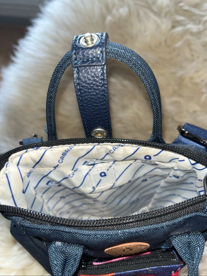 Cabaïa Nano bleu marine + pochette interchangeable (très bon état) - photo numéro 2
