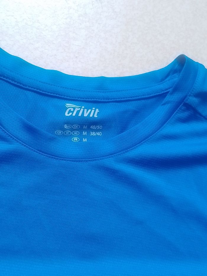 T shirt bleu - photo numéro 4