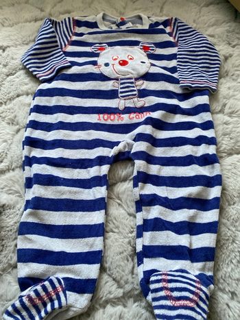 Pyjama tout petit 