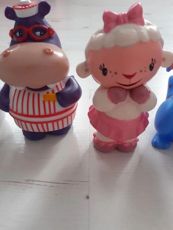 5 figurines Doc la peluche de Disney store