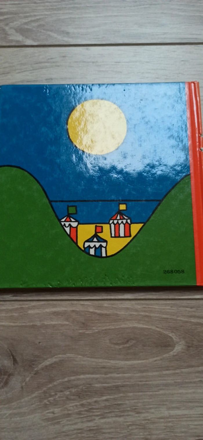 Livre vintage le petit lapin a la mer - photo numéro 3