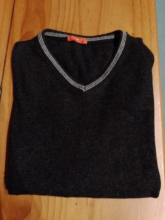 Pull noir col V taille XL - photo numéro 2