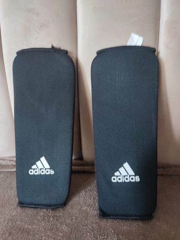 Protège-tibias Adidas taille XS – enfant 4 à 7 ans