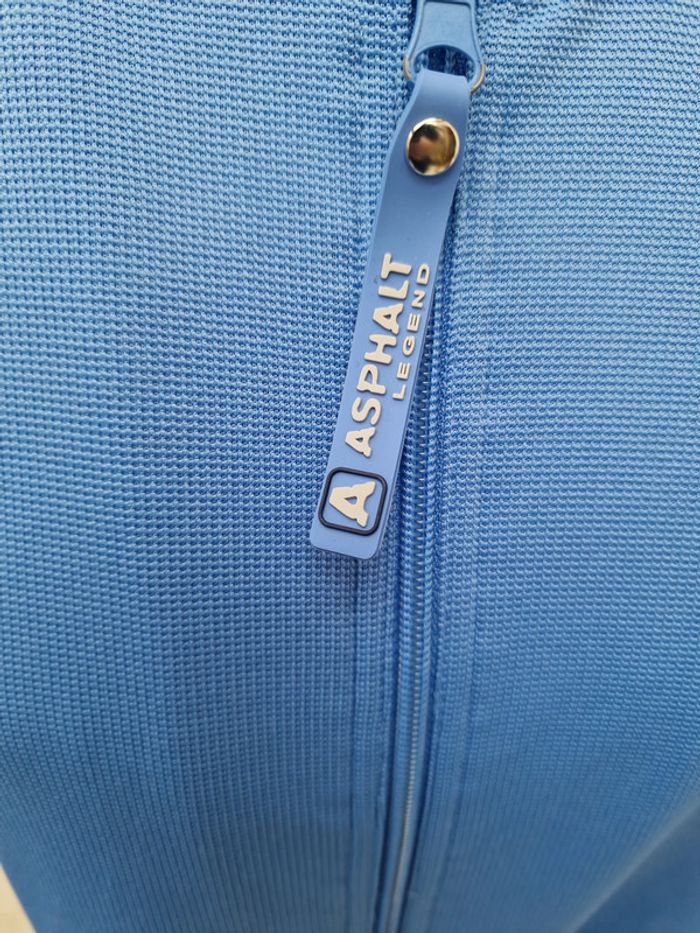 T-Shirt Bleu Clair Details Blanc Et Fermeture Eclair - photo numéro 3