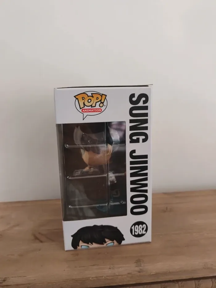 Figurine funko pop Sung Jinwoo 1982 glow chase - photo numéro 4