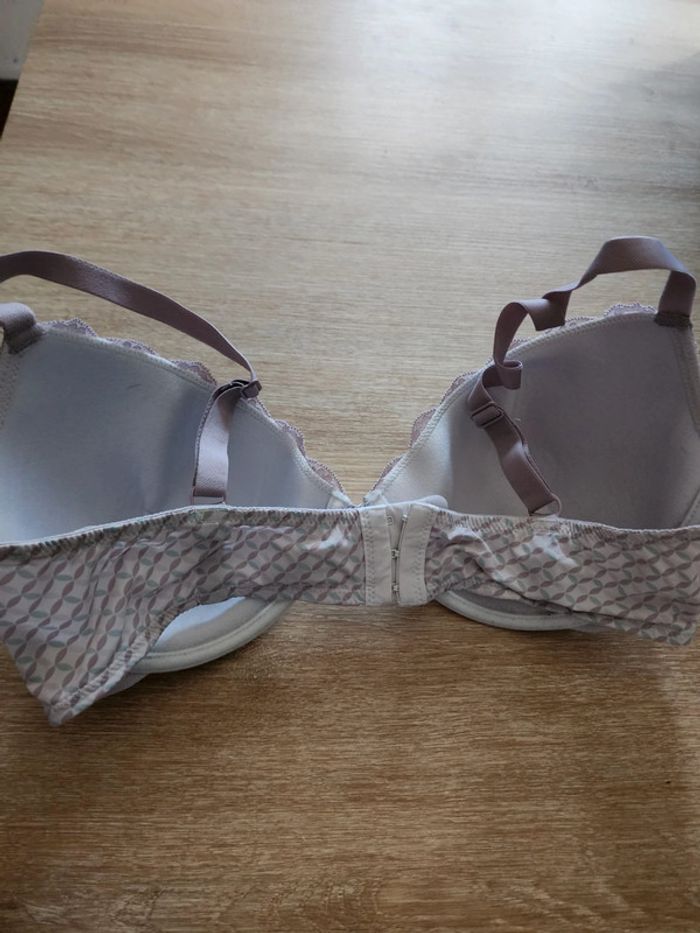 Soutien gorge femme taille 100D - plus - très bon état - photo numéro 2